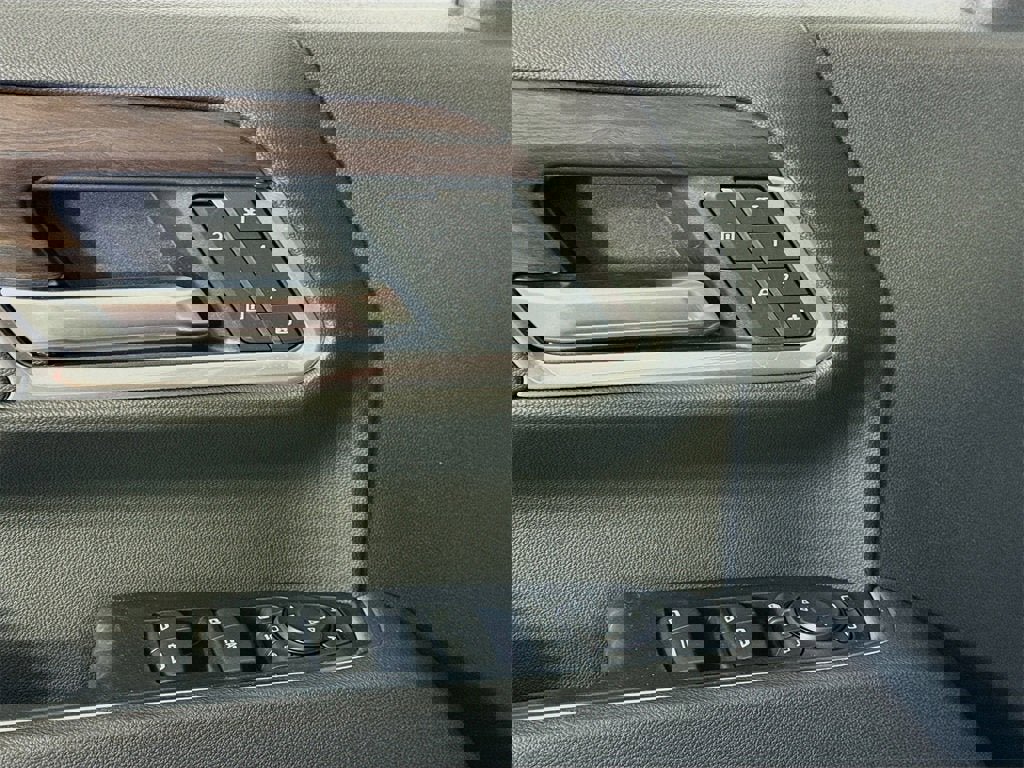 New 2026 GMC Sierra 2500 SLT w/ SLT Premium Package image 13