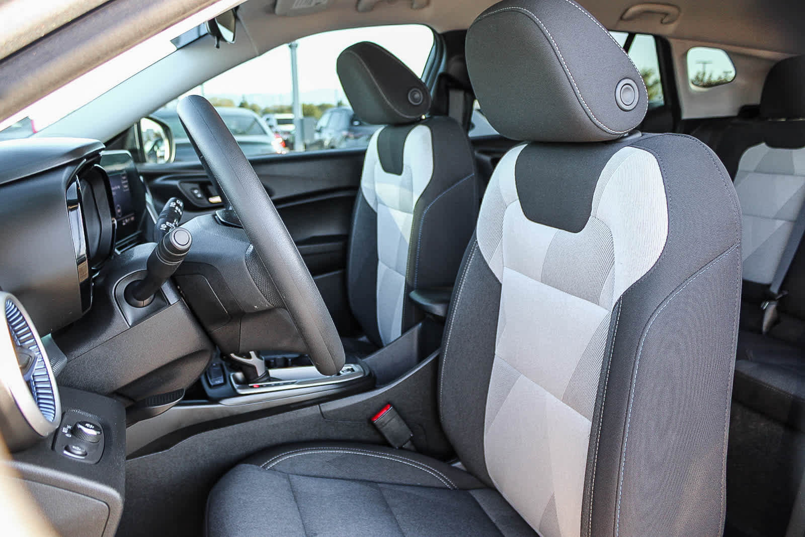 Used 2024 Chevrolet Trax LS w/ LS Convenience Package image 17