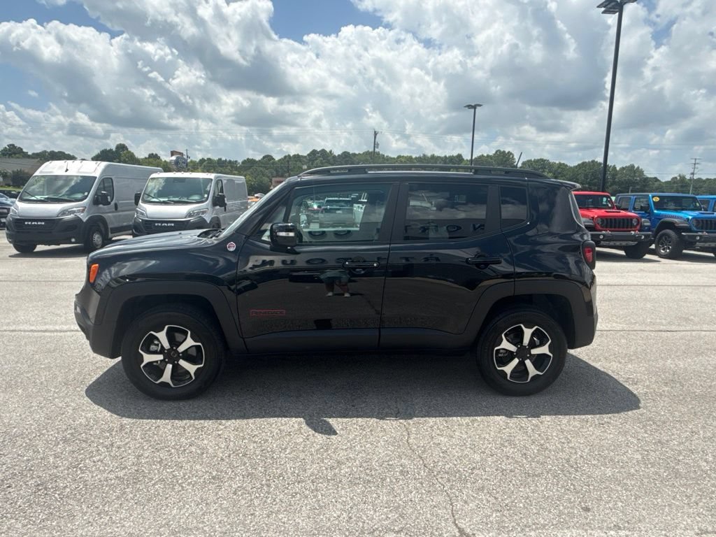 Used 2022 Jeep Renegade Trailhawk w/ Trailer Tow Group AWD/4WD image 5