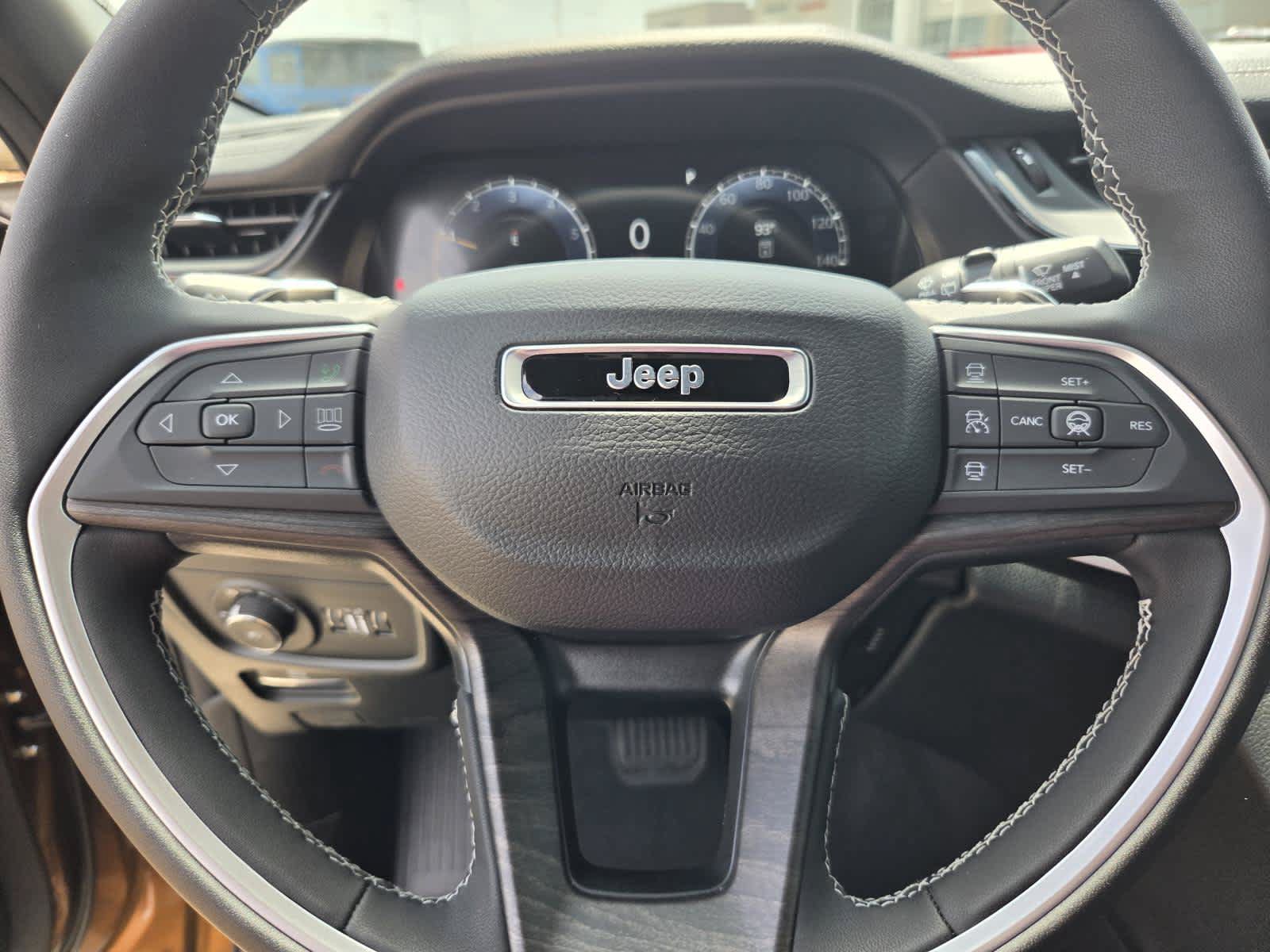 New 2026 Jeep Grand Cherokee Limited AWD/4WD image 17