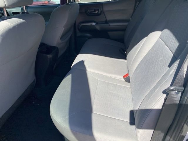 Used 2018 Toyota Tacoma SR5 AWD/4WD image 13