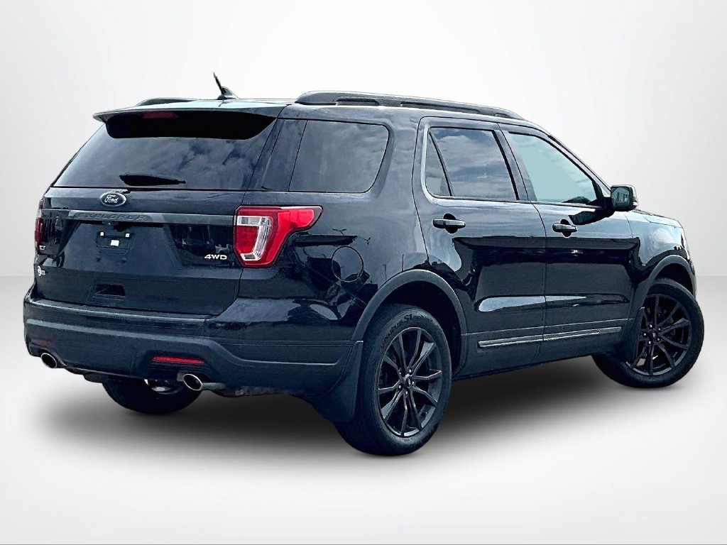 Used 2019 Ford Explorer XLT w/ XLT Sport Appearance Package AWD/4WD image 3
