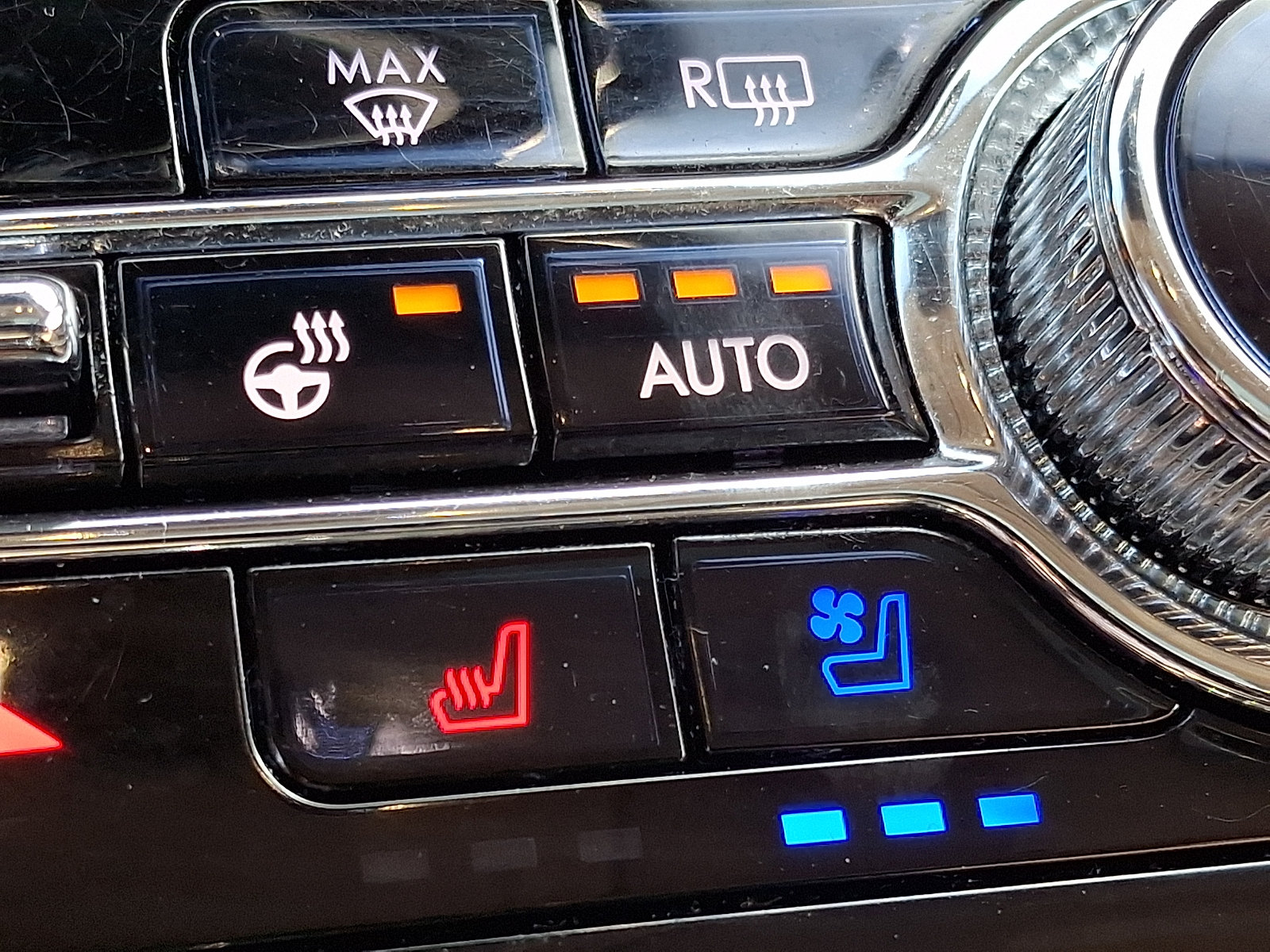 Used 2022 Lincoln Corsair AWD w/ Premium Package image 27