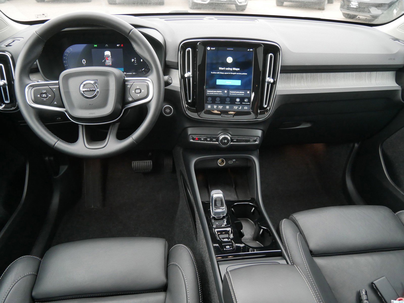 Certified 2025 Volvo XC40 B5 Plus image 13