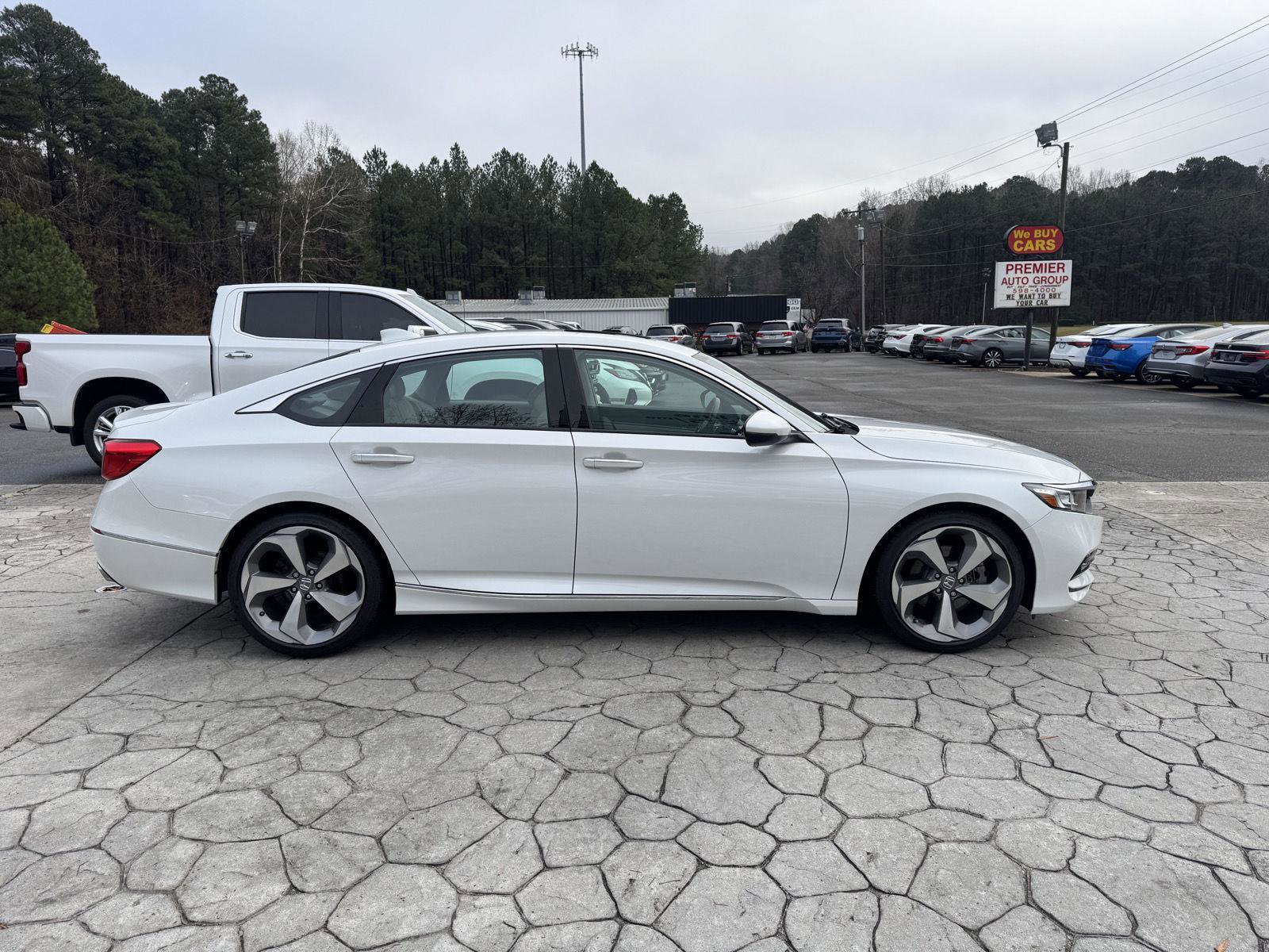 Used 2018 Honda Accord Touring image 18