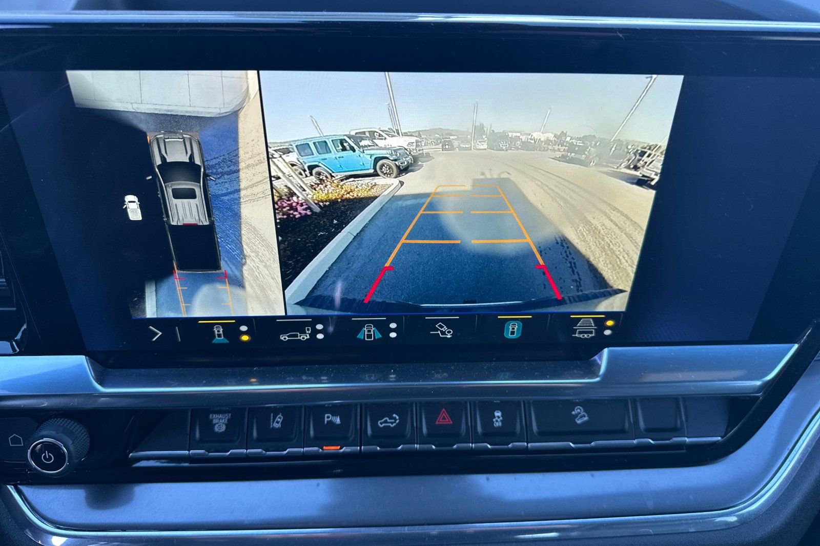 Used 2024 Chevrolet Silverado 3500 High Country w/ Technology Package image 24