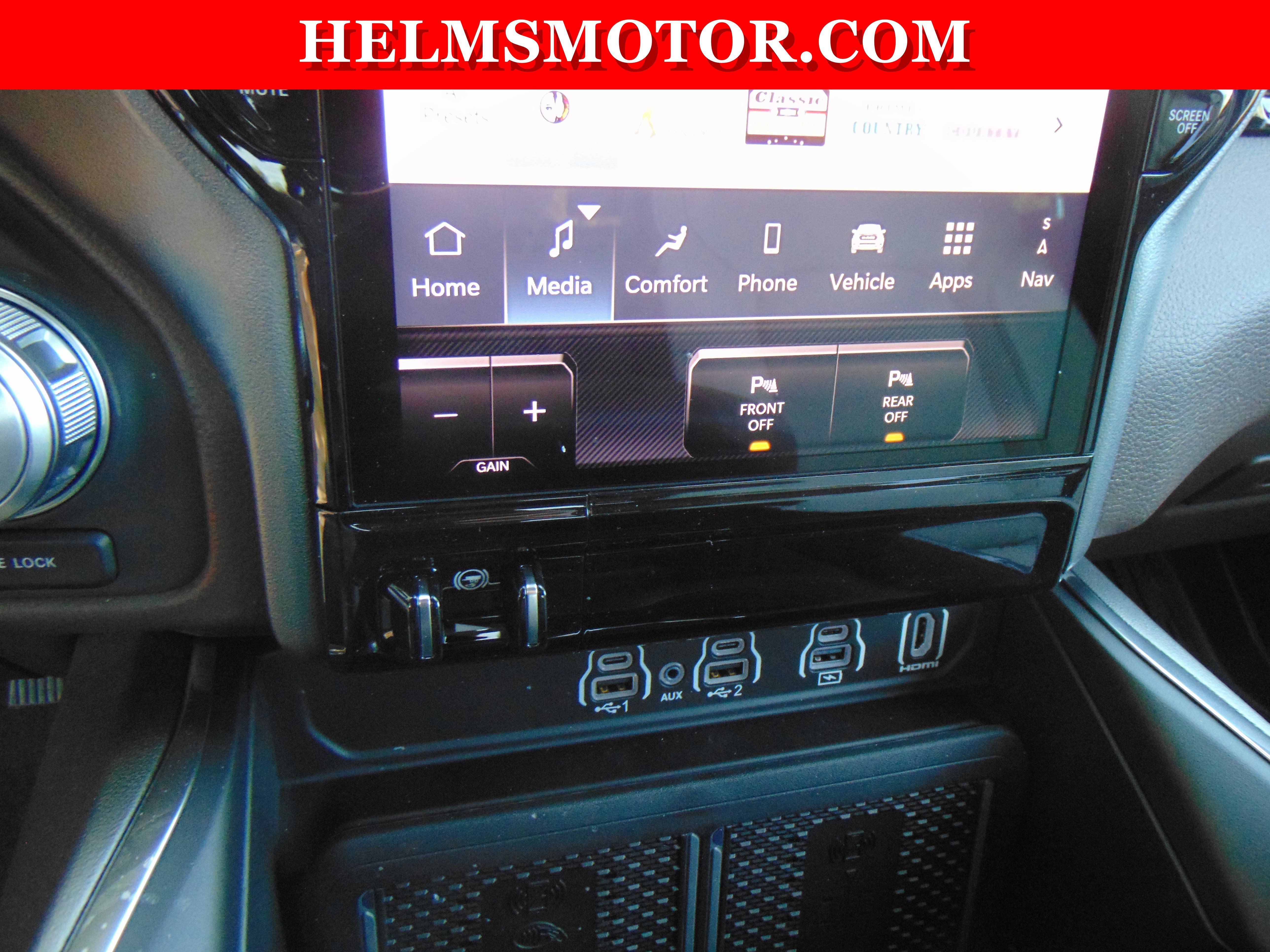 New 2026 RAM 1500 Laramie AWD/4WD image 32