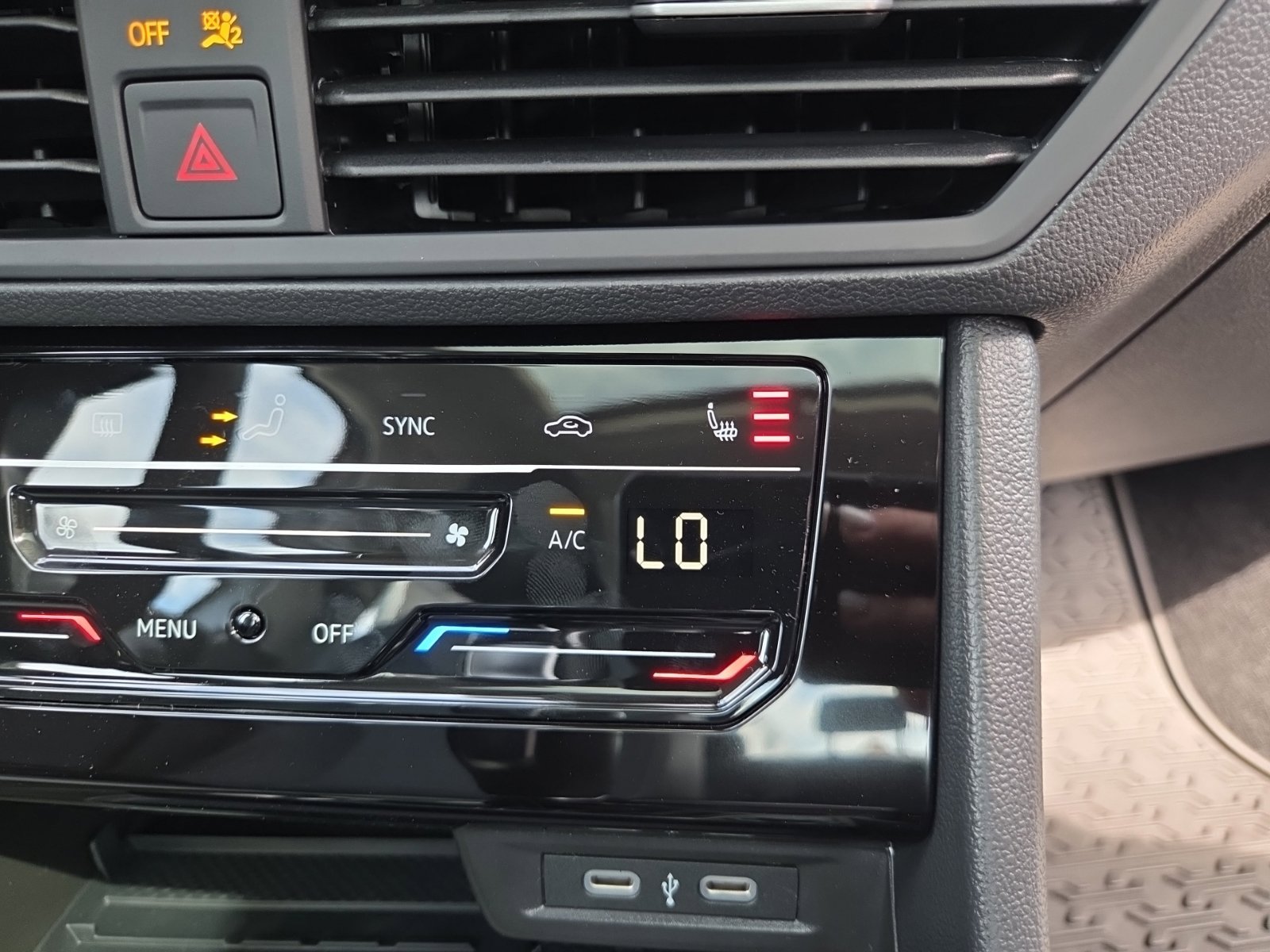 New 2027 Volkswagen Jetta SE FWD image 29
