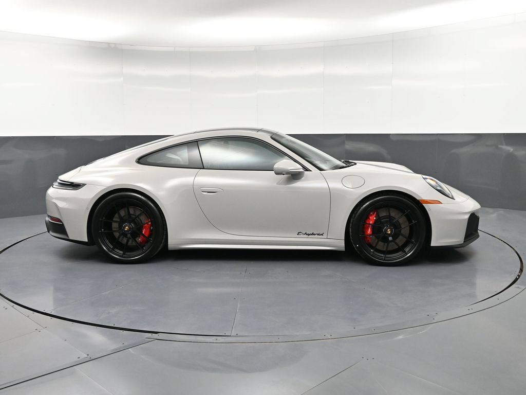 New 2026 Porsche 911 Carrera GTS RWD image 9