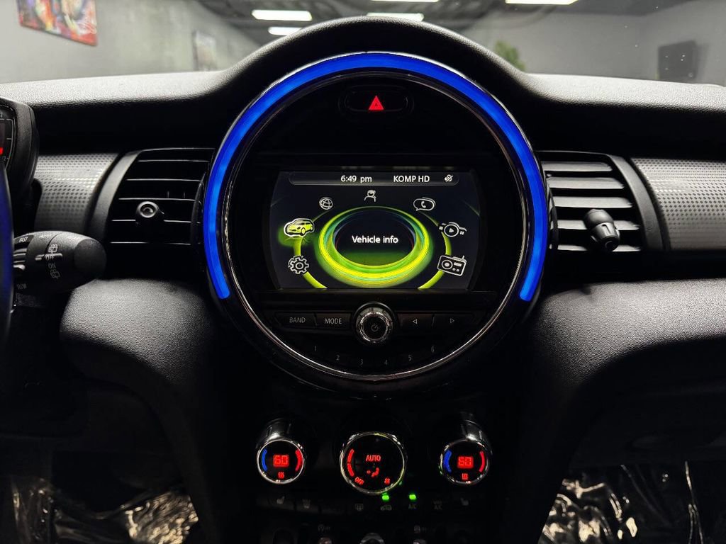 Used 2018 MINI Cooper 2-Door Hardtop w/ Signature Line Package image 25