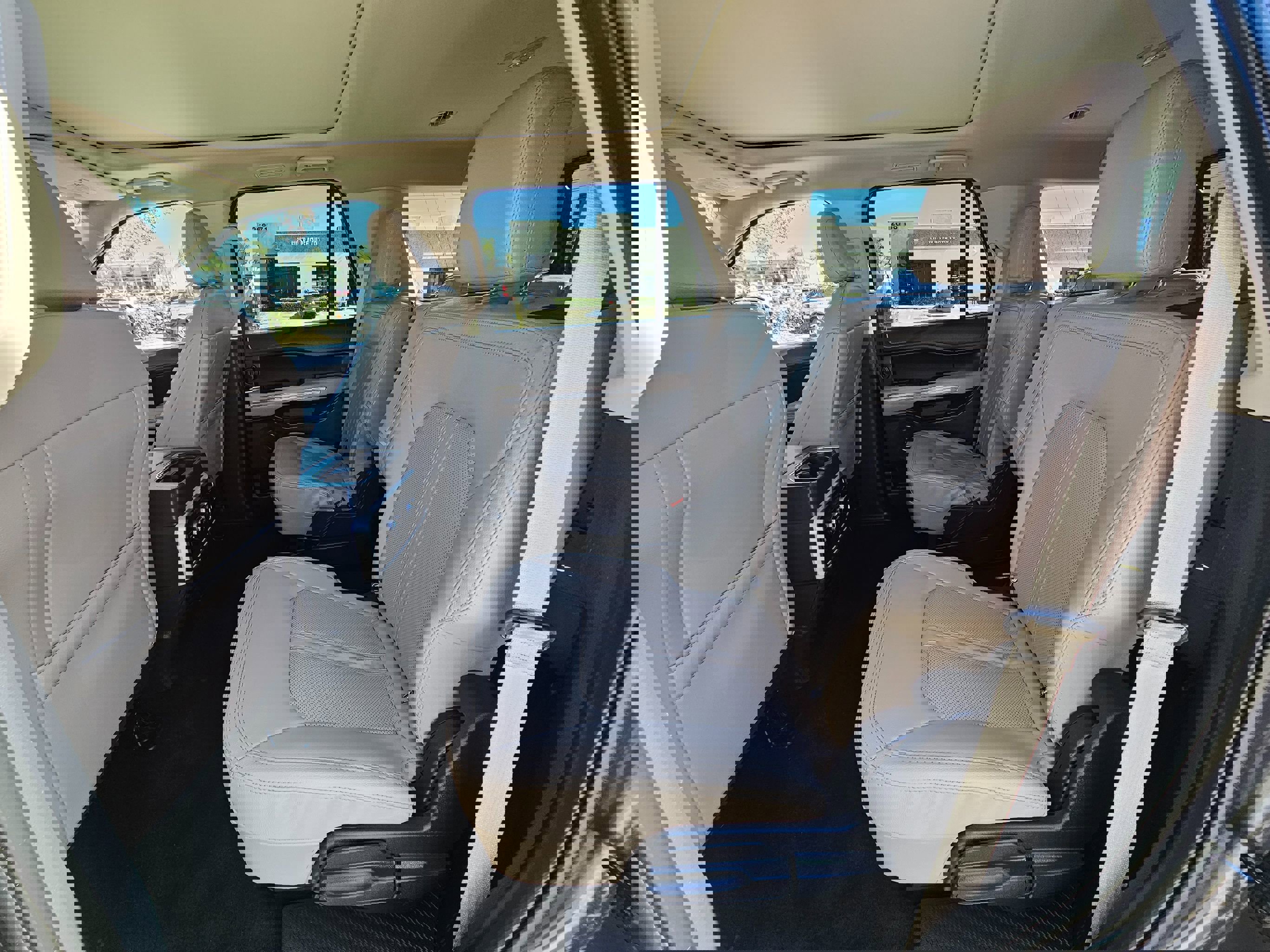 Used 2023 Ford Expedition Limited image 20