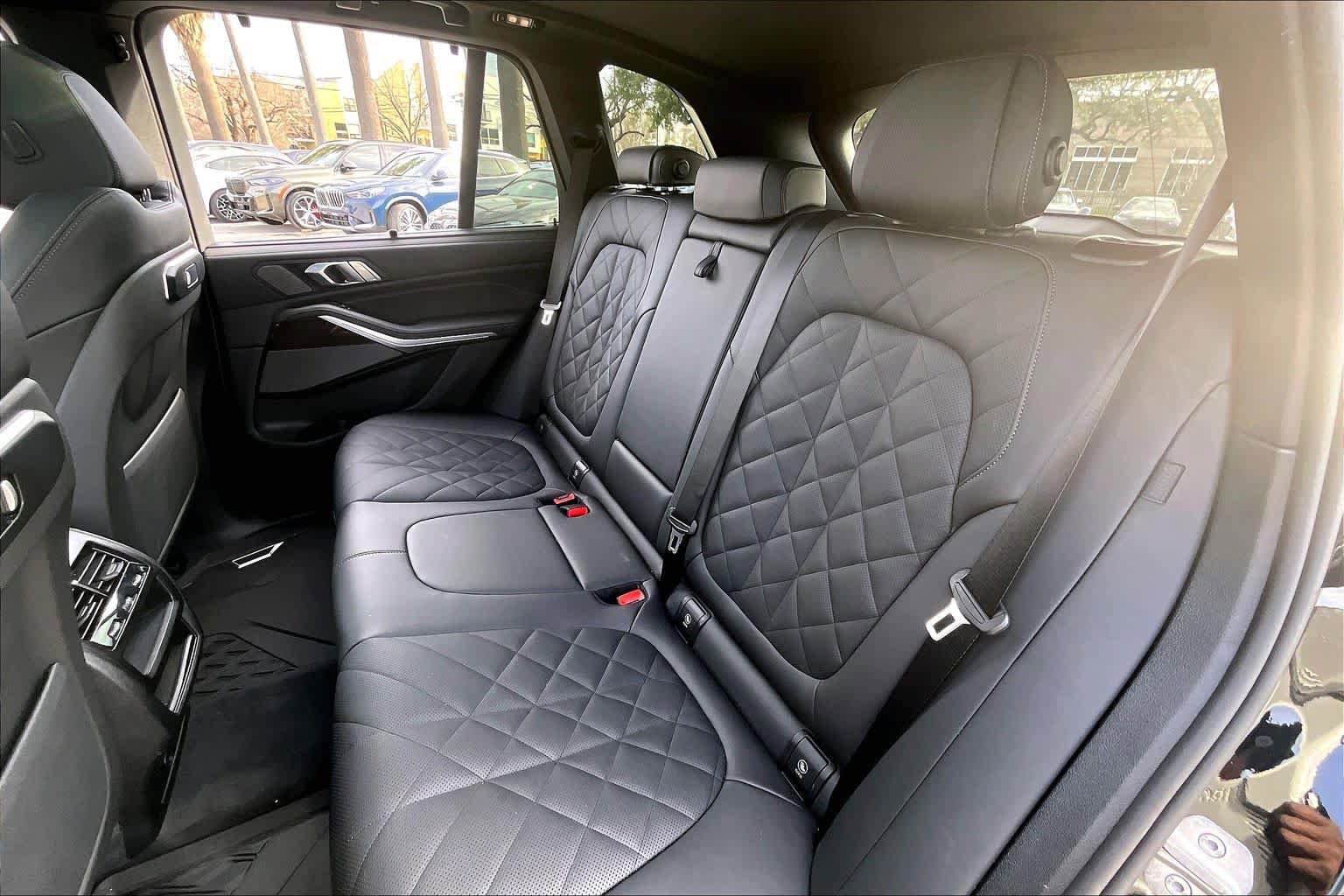 Used 2026 BMW X5 sDrive40i w/ Executive Package image 18