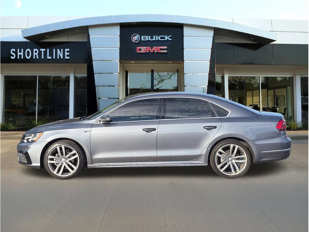 Used 2017 Volkswagen Passat 1.8T R-Line FWD image 6