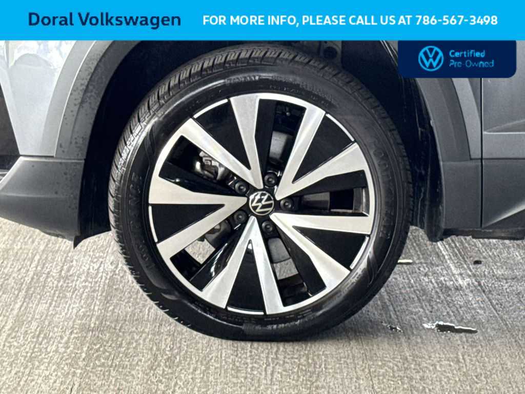 Certified 2024 Volkswagen Taos SE image 11