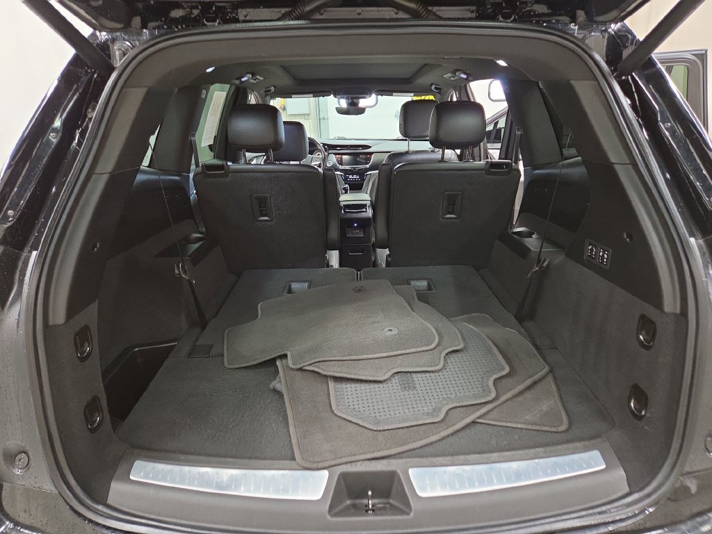 Used 2022 Cadillac XT6 Sport w/ Technology Package AWD/4WD image 9