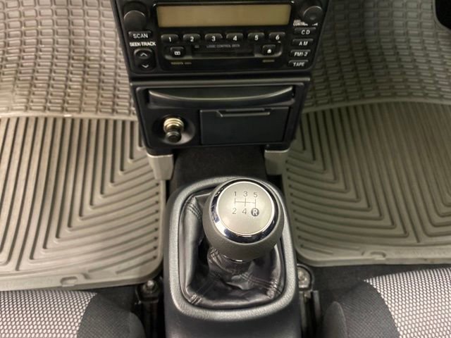 Used 2000 Toyota MR2 image 17