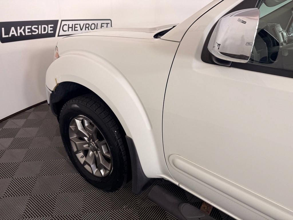 Used 2015 Nissan Frontier SL AWD/4WD image 10