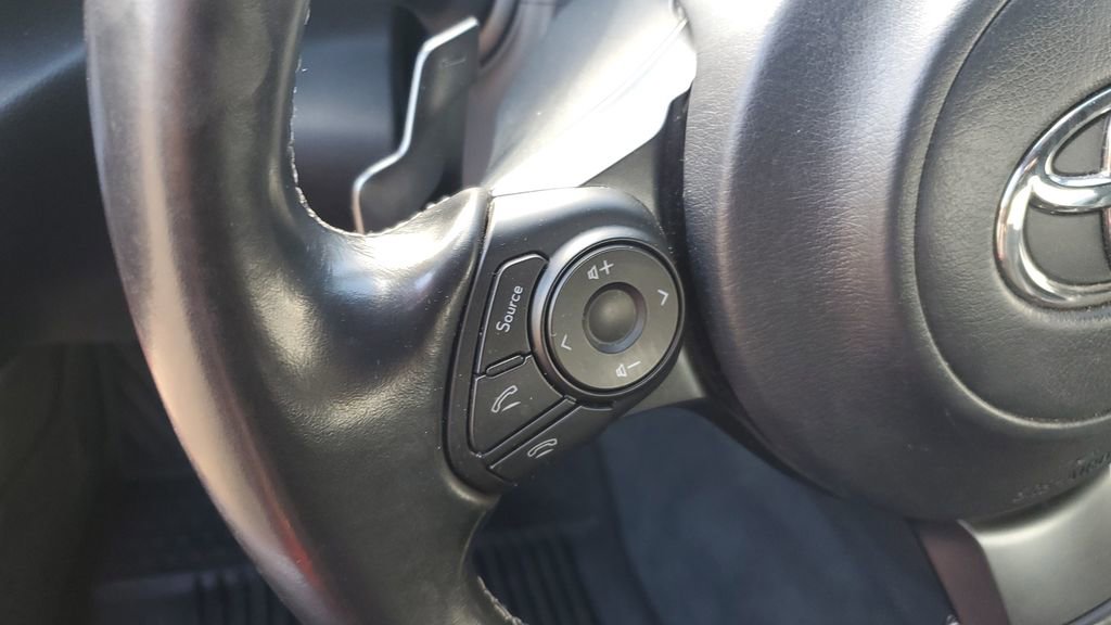 Used 2022 Toyota GR86 Premium w/ ALL Weather Mat Package (TMS) image 11