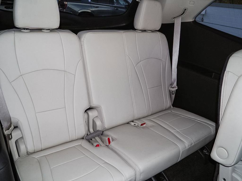 Certified 2023 Buick Enclave Essence image 25