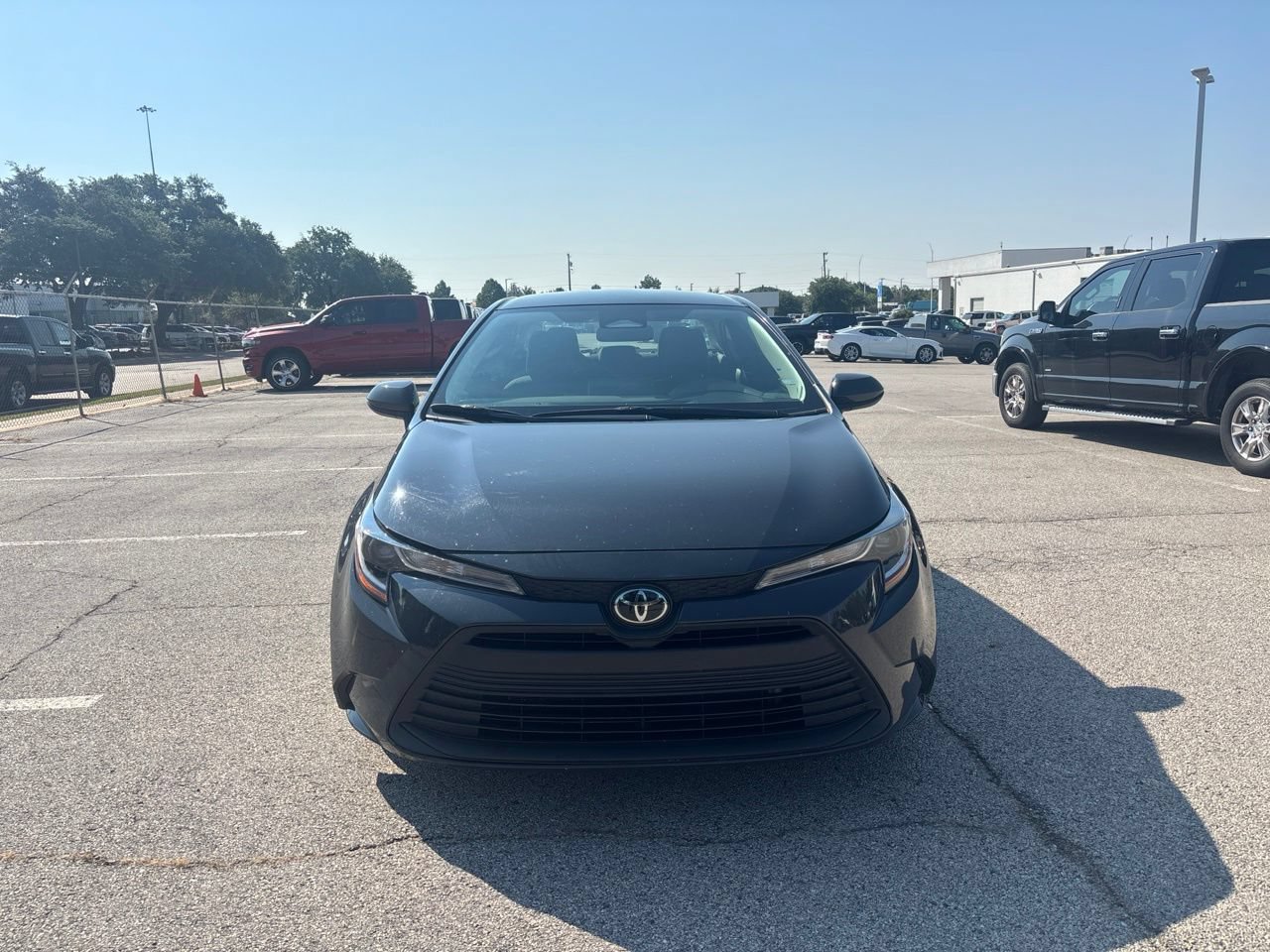Used 2025 Toyota Corolla LE FWD image 2
