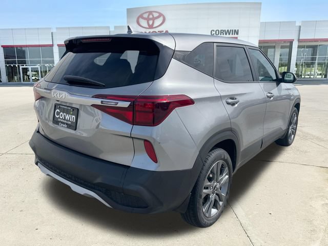 Used 2023 Kia Seltos LX AWD/4WD image 5