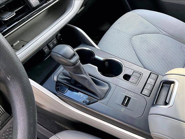 Used 2020 Toyota Highlander L FWD image 15