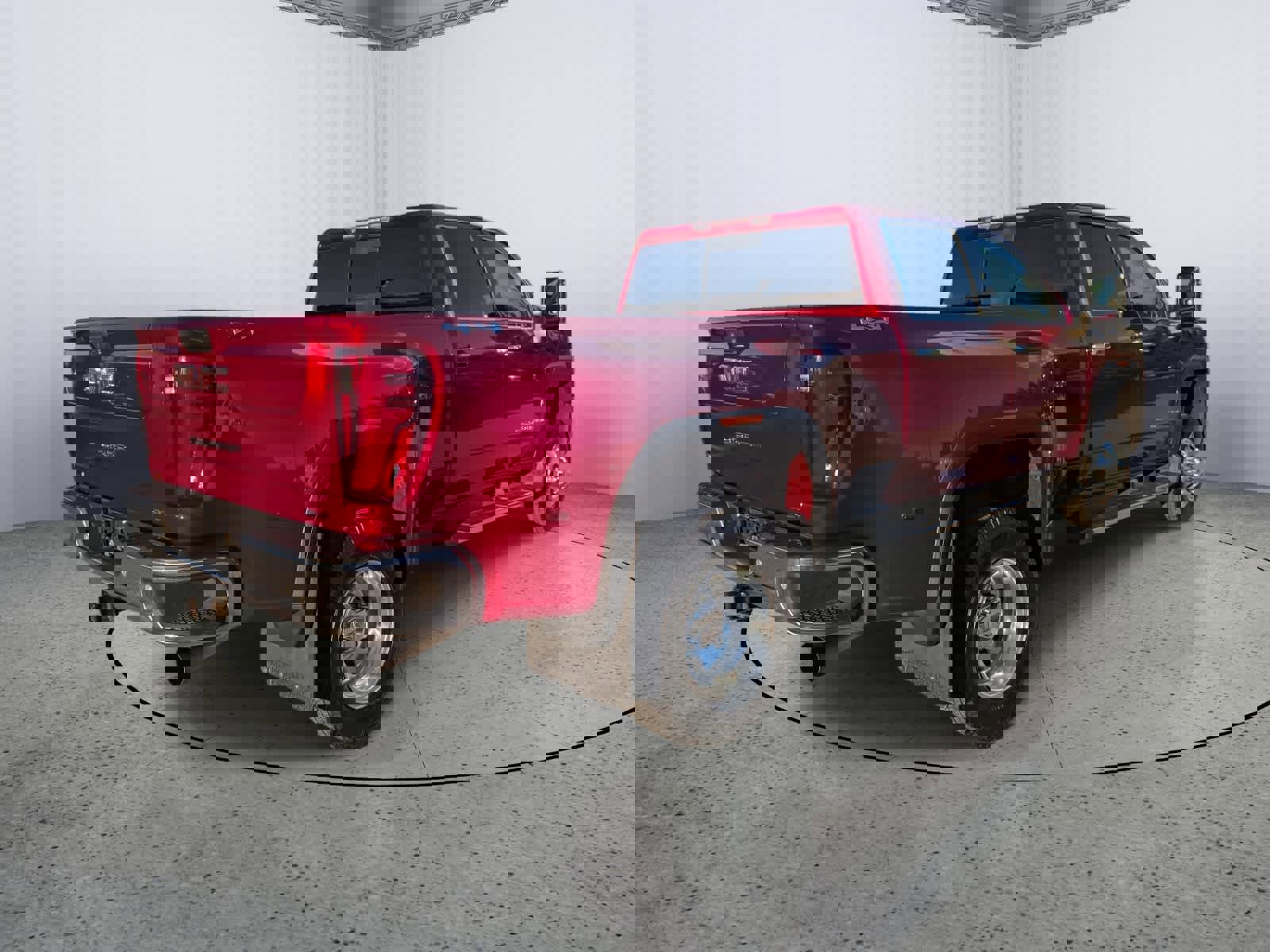 Used 2024 GMC Sierra 3500 SLT w/ SLT Premium Package image 3