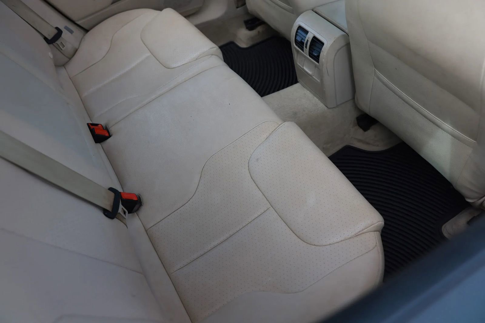 Used 2010 Volkswagen Passat Komfort FWD image 23