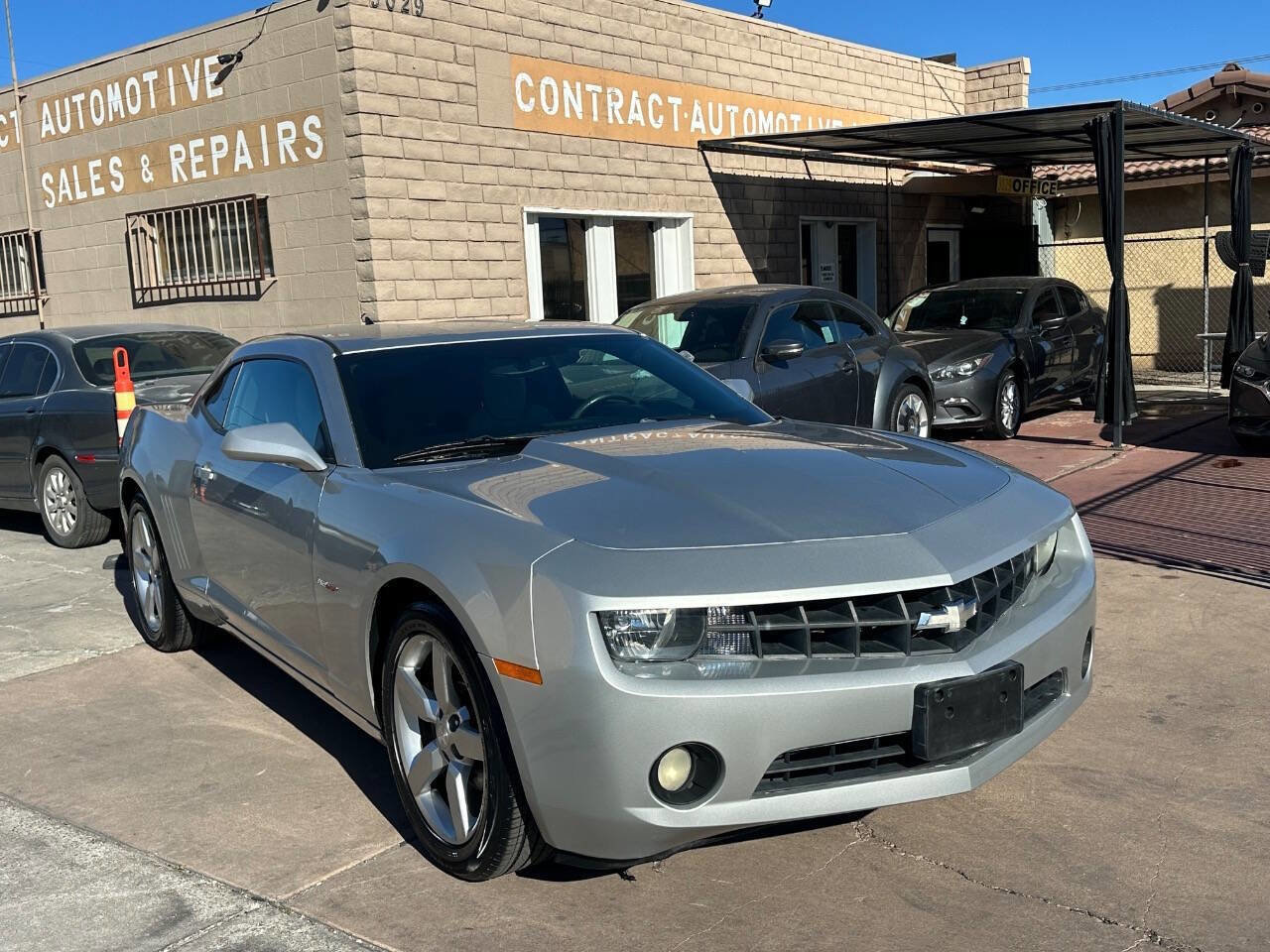Used 2011 Chevrolet Camaro LT RWD image 2