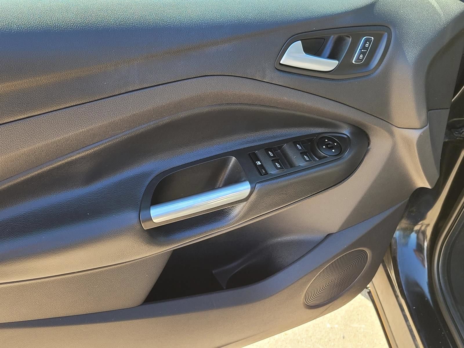 Used 2015 Ford Escape SE FWD image 20