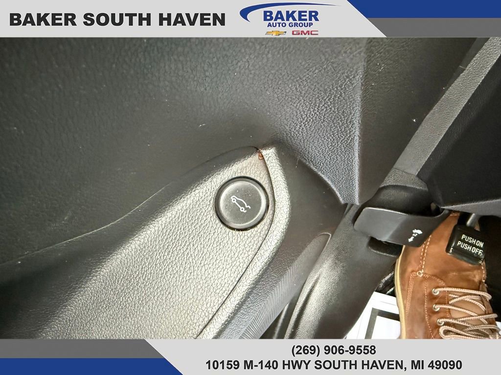 Used 2019 Chevrolet Cruze LT w/ Convenience Package image 16