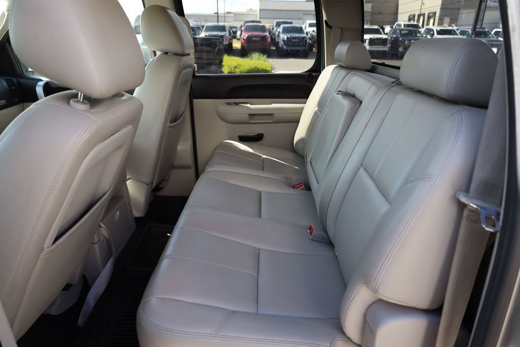 Used 2011 Chevrolet Silverado 3500 LT w/ Interior Plus Package AWD/4WD image 18
