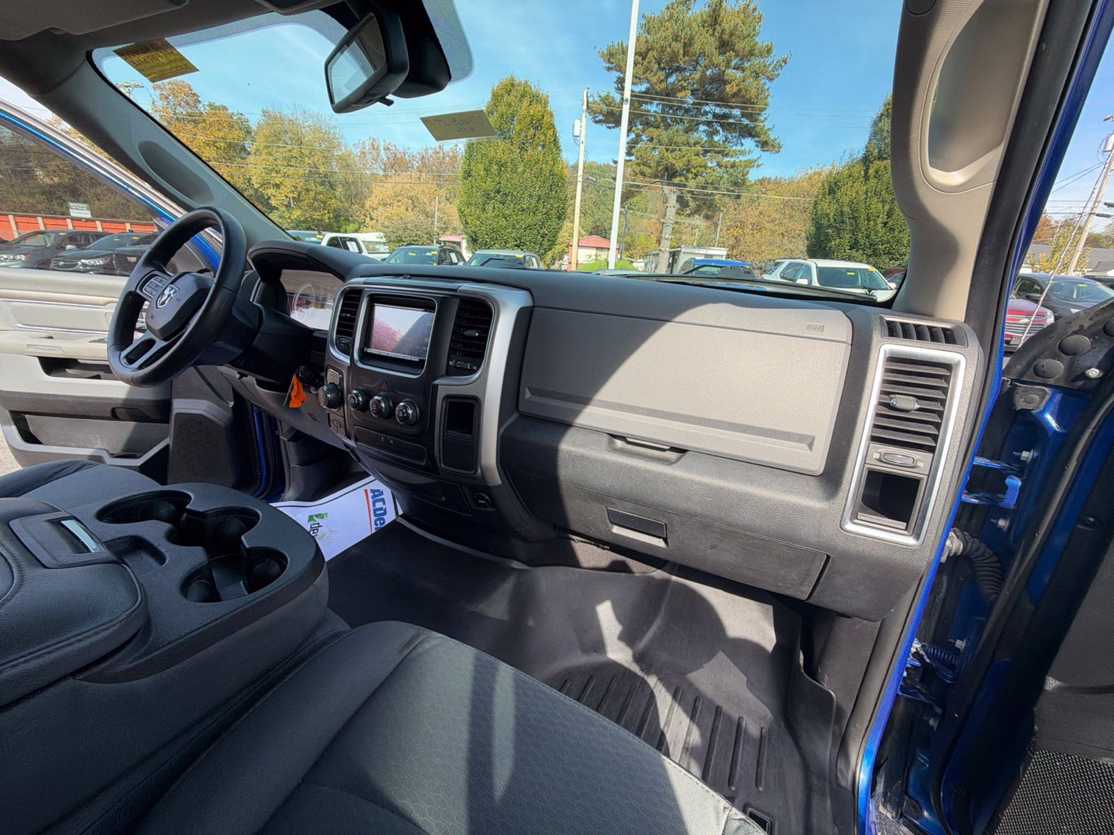 Used 2016 RAM 1500 Classic SLT AWD/4WD image 27