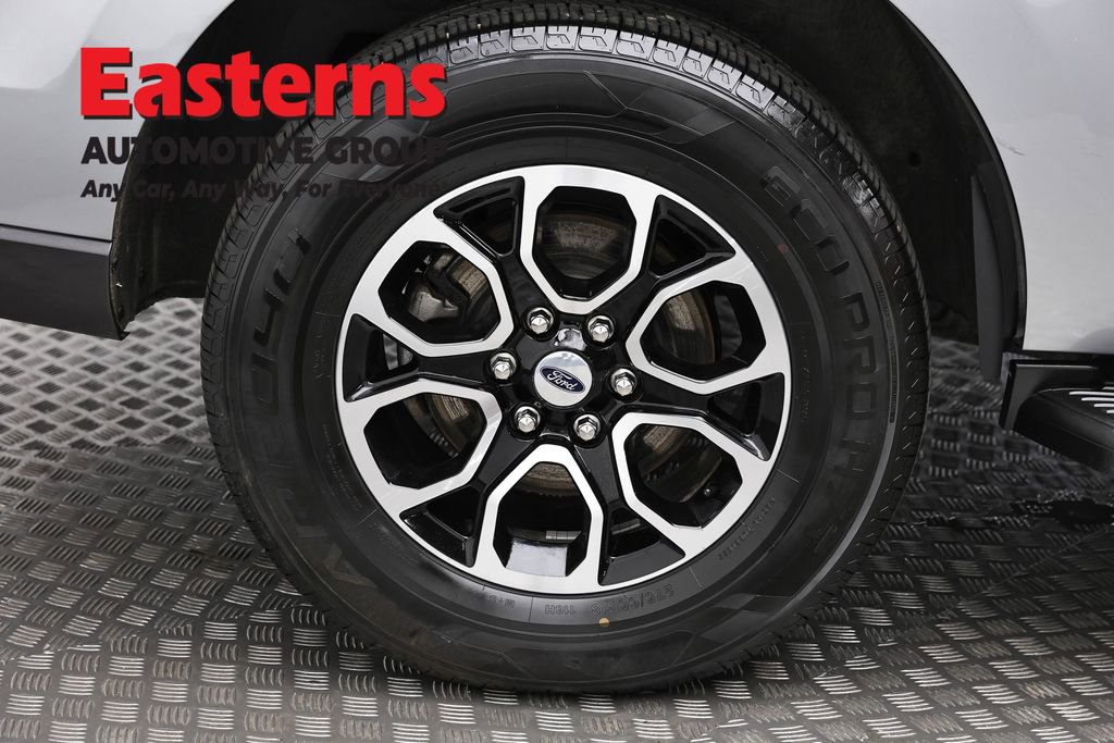 Used 2024 Ford Expedition XLT image 32