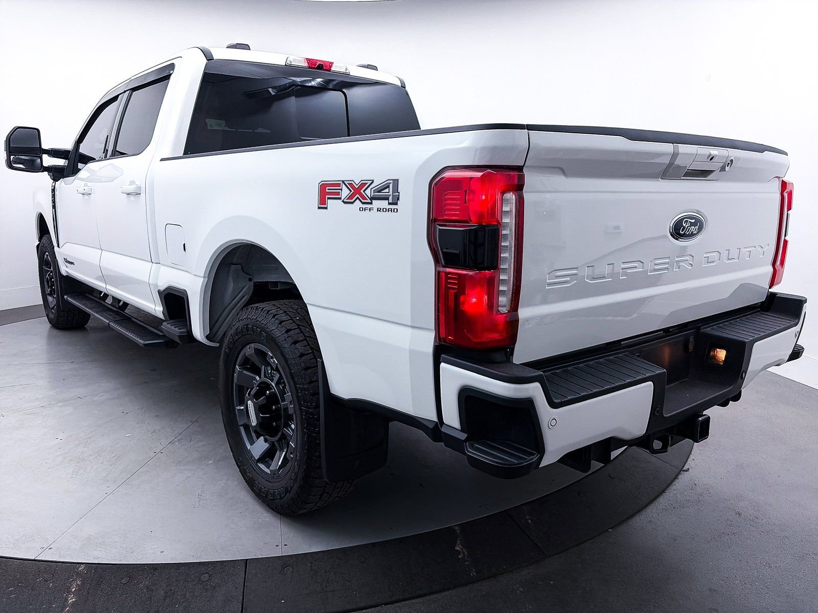 Used 2023 Ford F250 Lariat w/ Lariat Ultimate Package AWD/4WD image 31