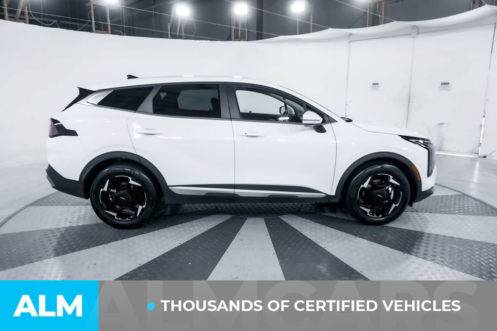 Used 2026 Kia Sportage EX FWD image 4