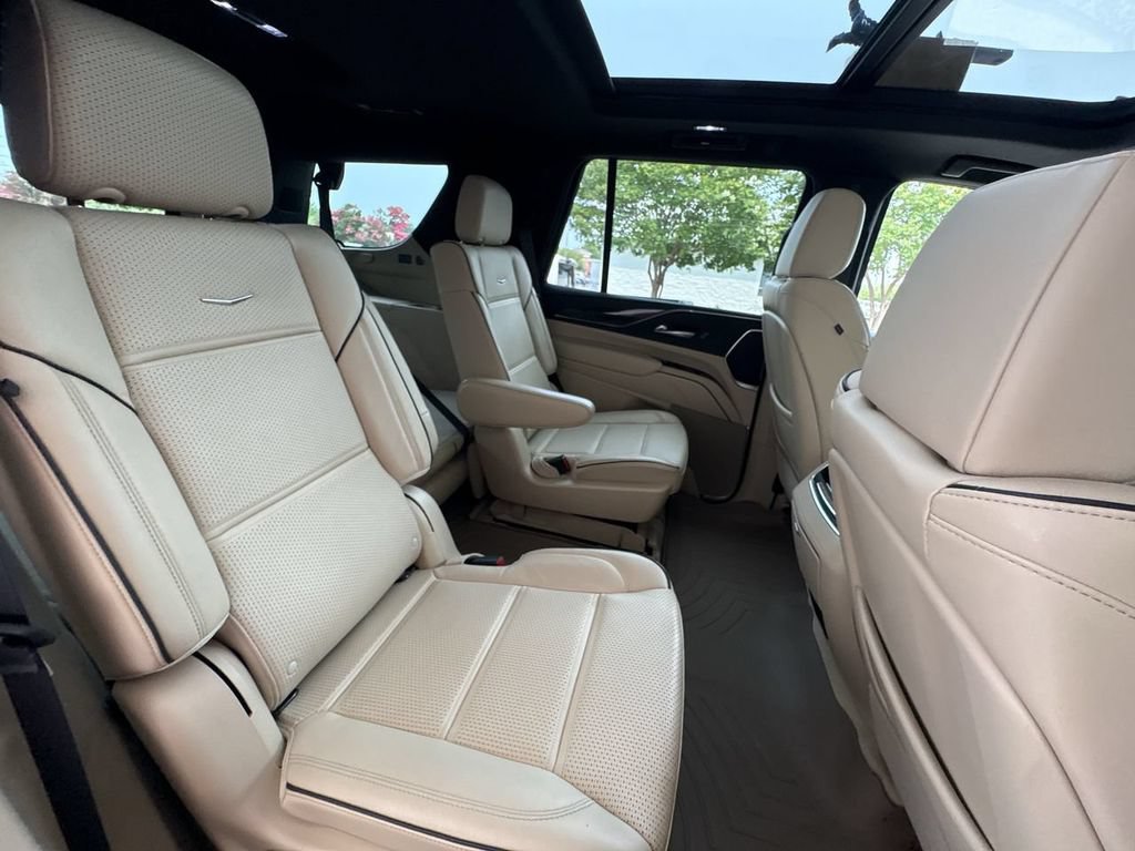 Certified 2023 Cadillac Escalade Premium Luxury w/ Performance Package AWD/4WD image 28