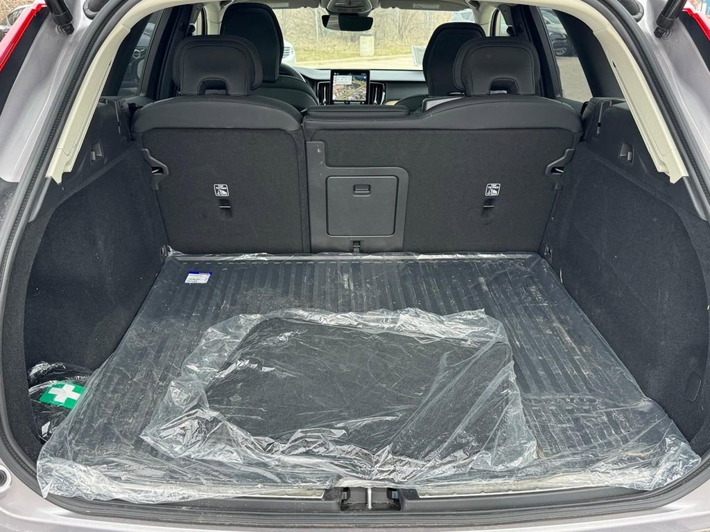 Certified 2026 Volvo XC60 B5 Plus w/ Protection Package Premier image 5