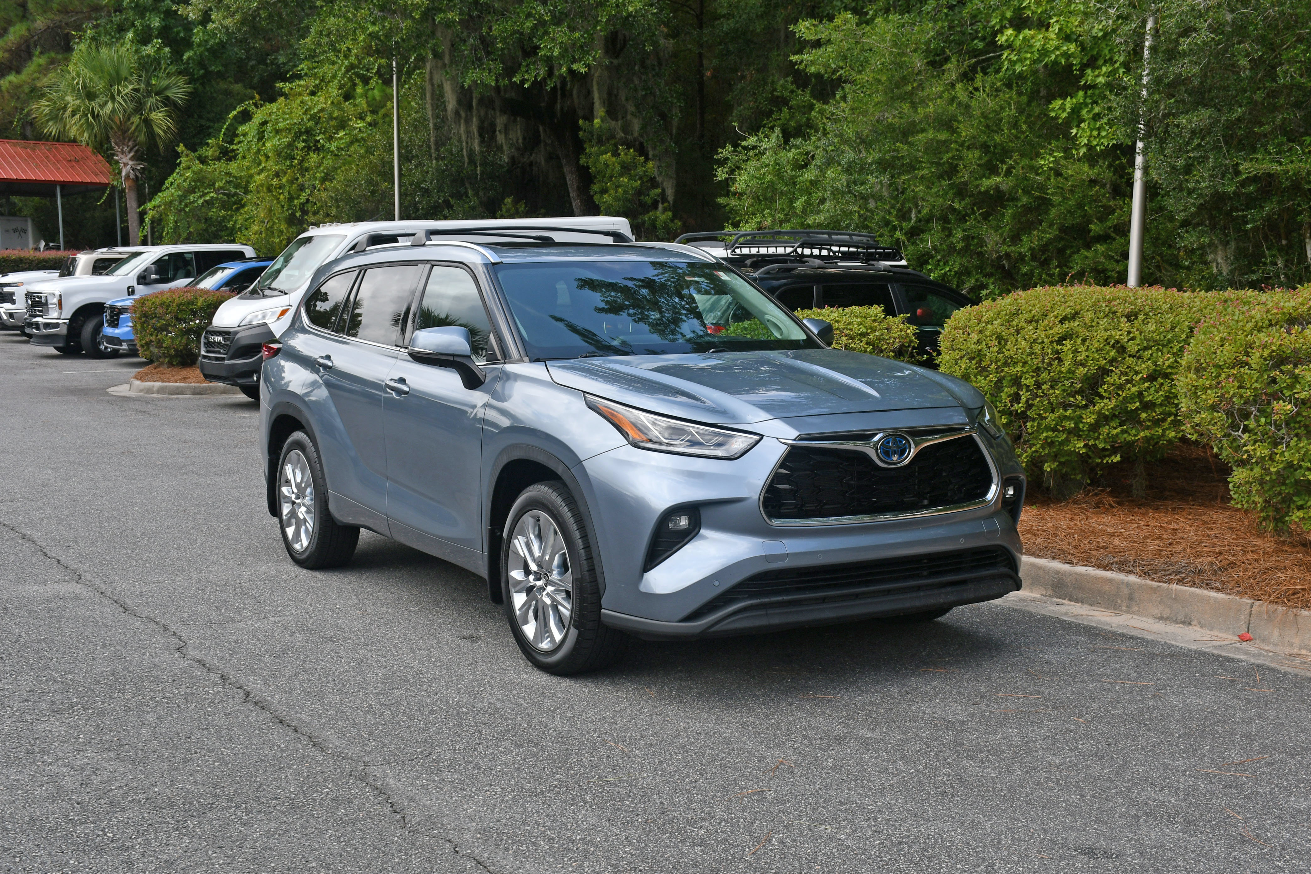 Certified 2021 Toyota Highlander Limited AWD/4WD image 6
