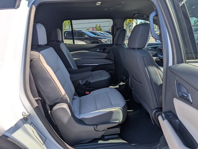 Certified 2025 Chevrolet Traverse LT image 12