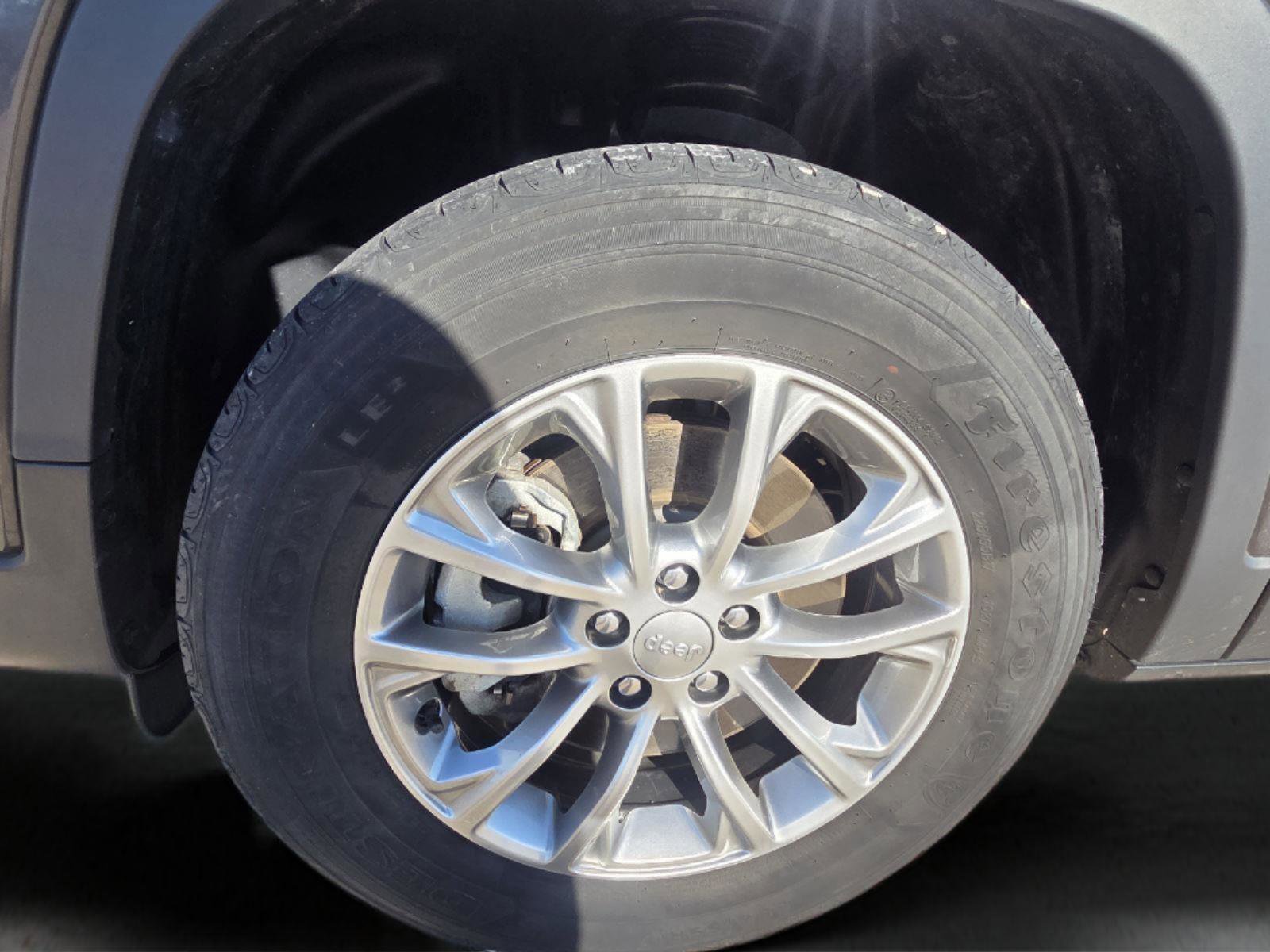 Used 2022 Jeep Cherokee Latitude Lux image 28