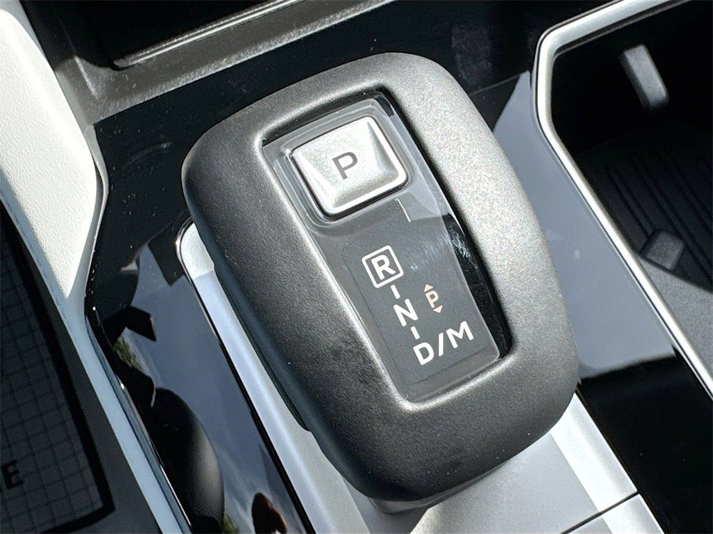 New 2025 Mitsubishi Outlander SE image 17