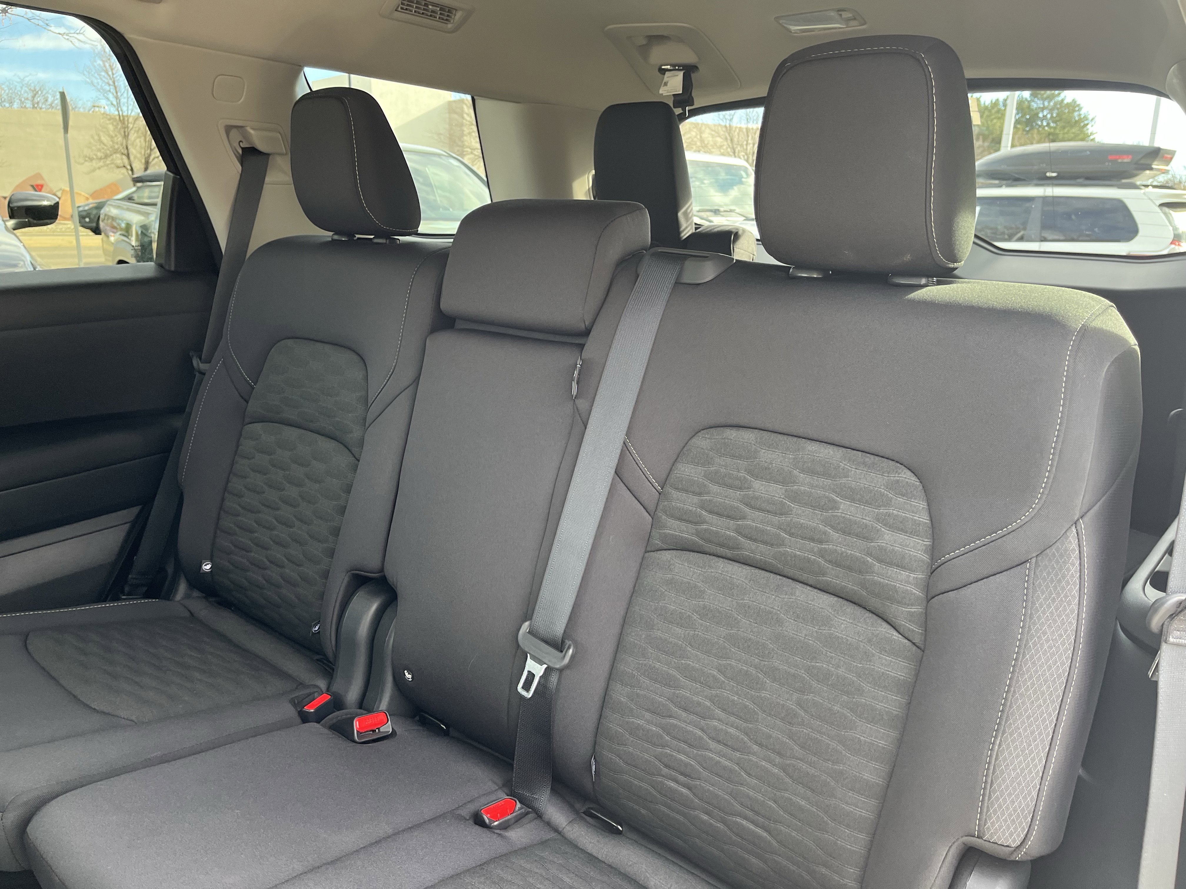 Used 2024 Nissan Pathfinder S image 25