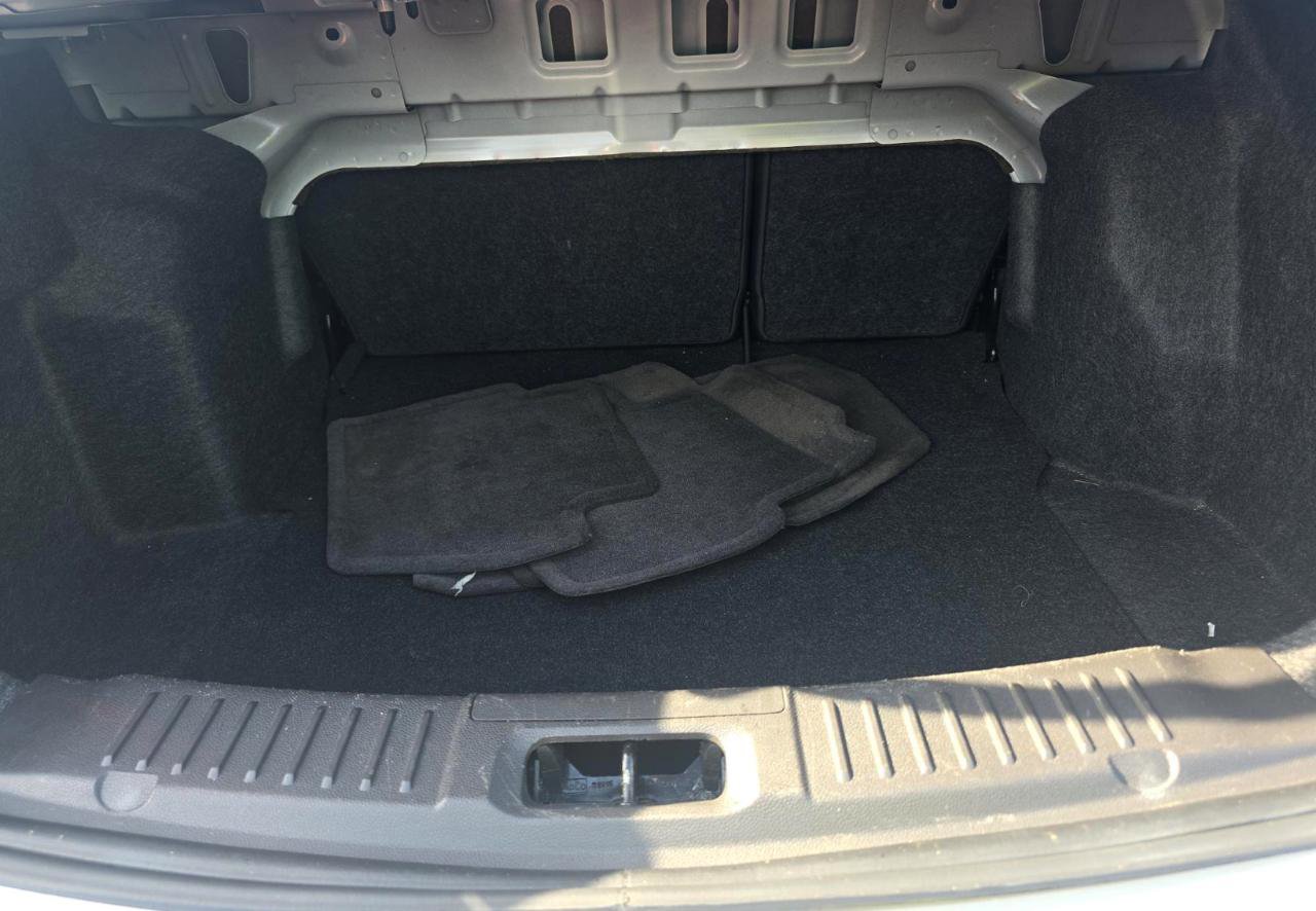 Used 2011 Ford Fiesta SEL image 19