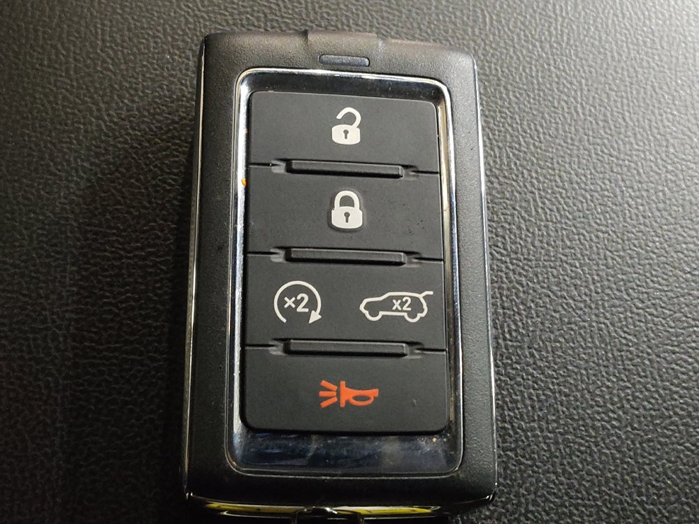 Used 2023 Jeep Grand Cherokee Limited RWD image 32