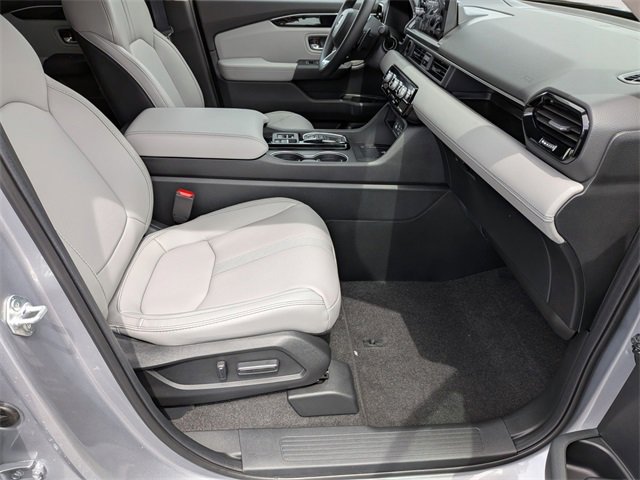 New 2025 Honda Pilot Touring image 30
