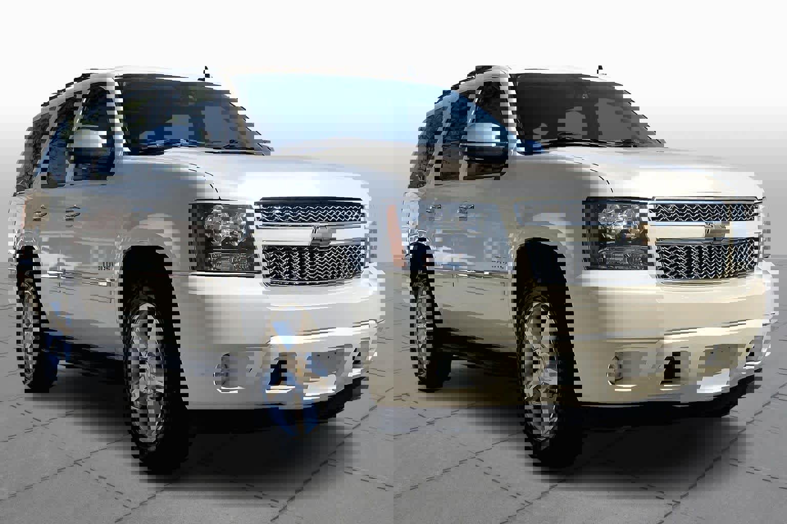 Used 2010 Chevrolet Tahoe LTZ image 2