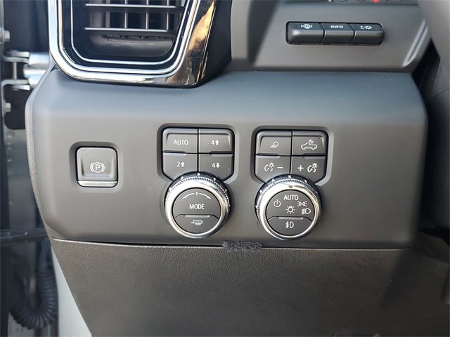 Used 2024 GMC Sierra 2500 AT4 w/ AT4 Premium Plus Package image 24