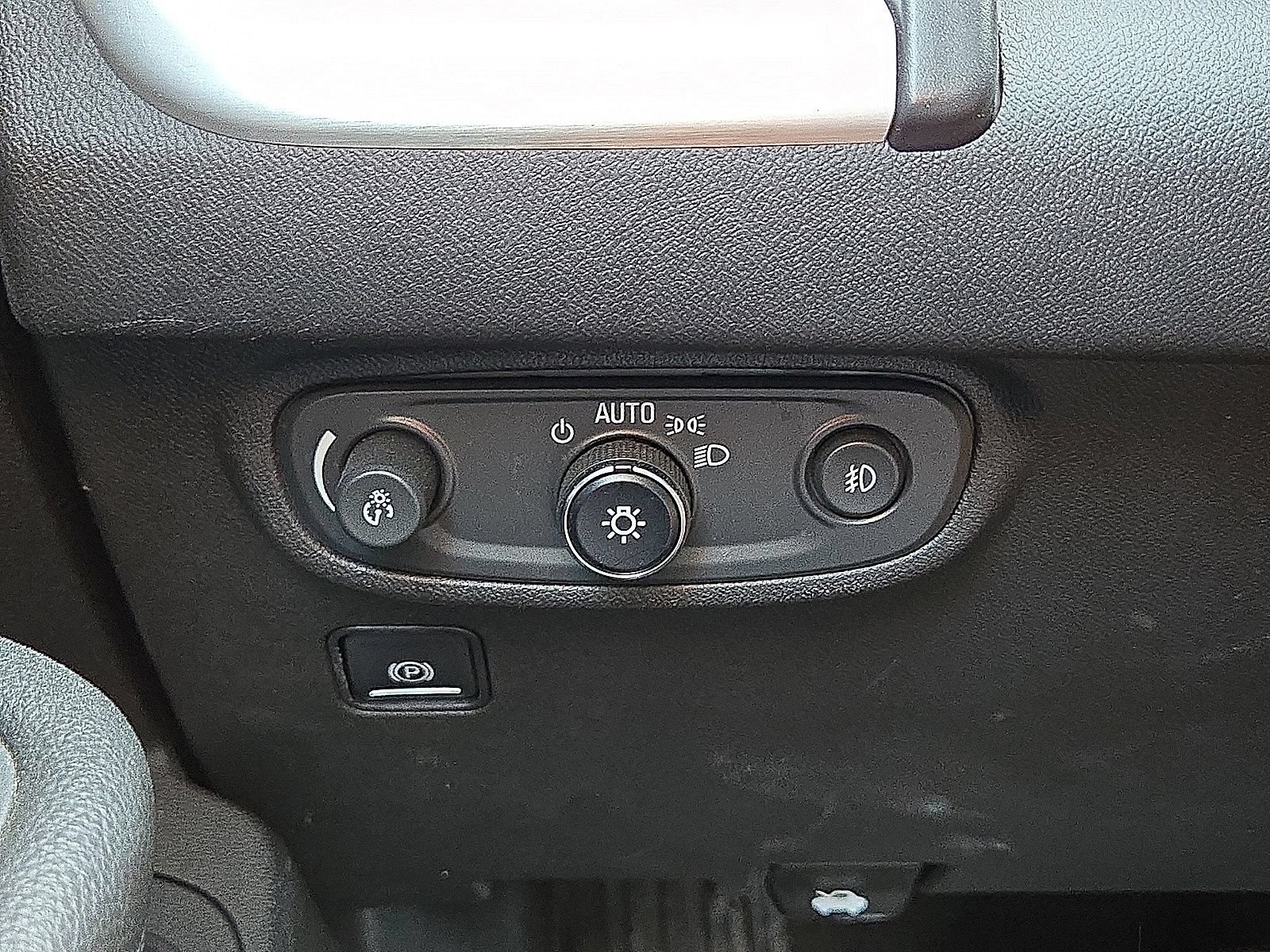 Used 2022 GMC Terrain SLT FWD image 25
