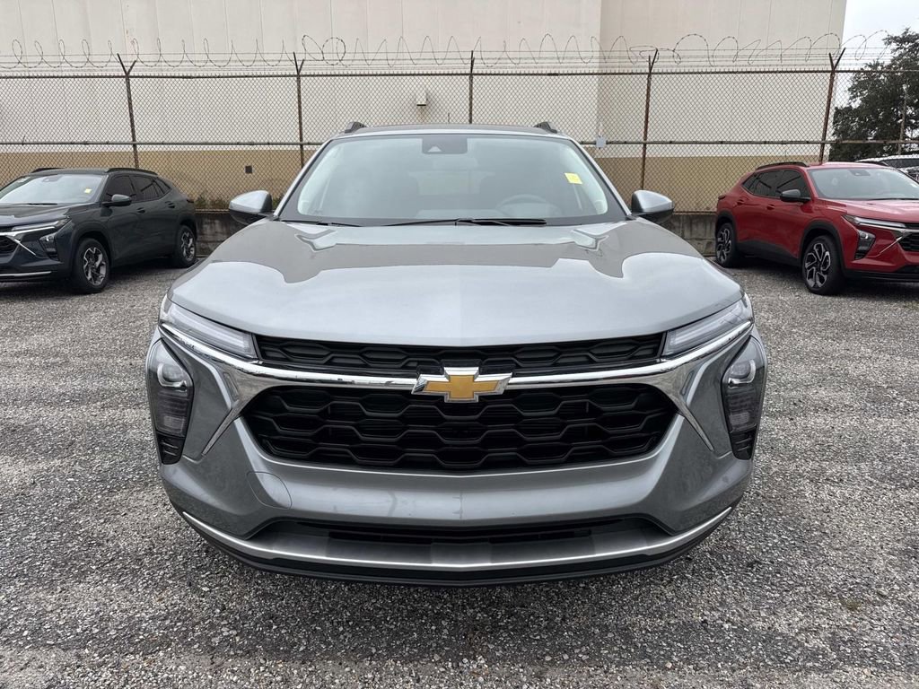 New 2026 Chevrolet Trax LT w/ Sunroof Package image 2